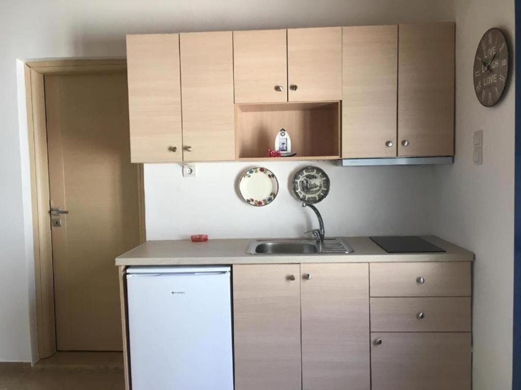 Bed and Breakfast Sifis Лутрон Экстерьер фото